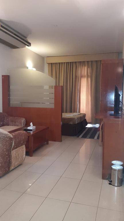 دبي Al Raien Hotel Apartment الغرفة الصورة