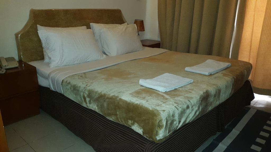 دبي Al Raien Hotel Apartment الغرفة الصورة