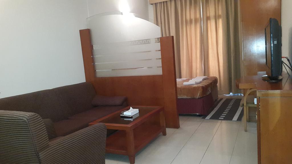 دبي Al Raien Hotel Apartment المظهر الخارجي الصورة